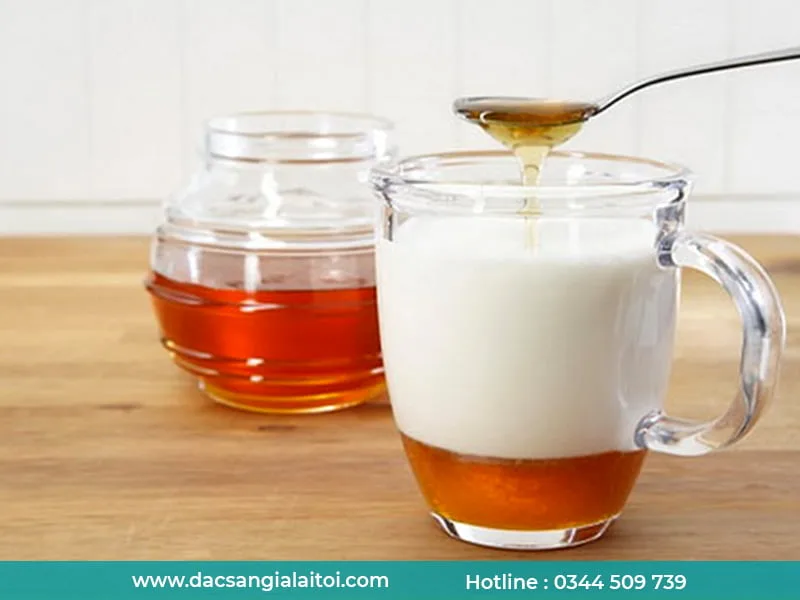 Mật ong và sữa đặc có kỵ nhau không