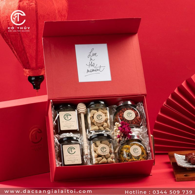 Quà tặng đối tác khách hàng với set quà mật ong, trà và hạt điều CTG510