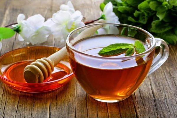 Nước trà xanh mật ong giúp bạn có giọng nói hay