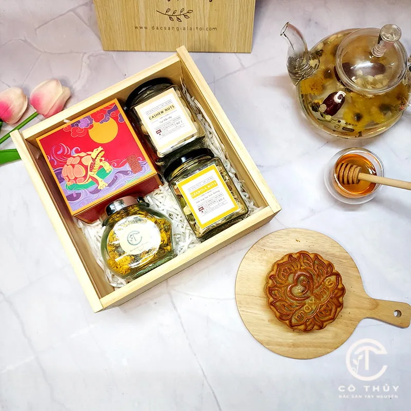 Set quà Bánh Trung Thu Kèm Hạt Điều, Granola & Trà Hoa Cúc Set quà Bánh Trung Thu Kèm Hạt Điều, Granola & Trà Hoa Cúc