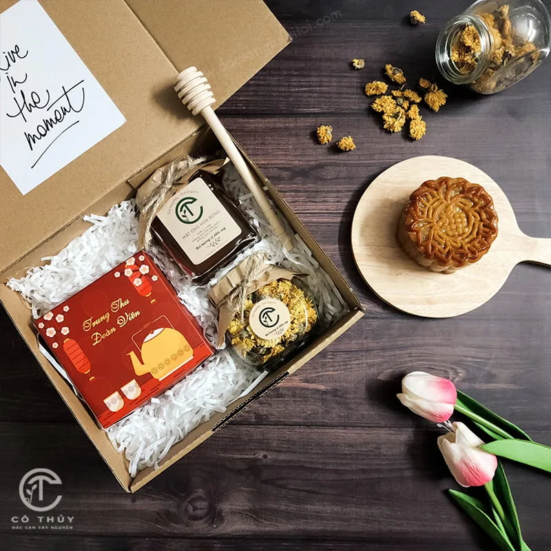 Set quà trung thu từ trà thảo mộc và mật ong