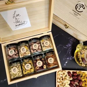 {} Set Quà Hộp Gỗ 8 Món Hạt Dinh Dưỡng & Trà Thảo Mộc CTG324