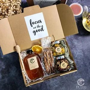 Hộp Quà Tặng Trà Quế Mật Ong, Hoa Cúc & Táo CTG322