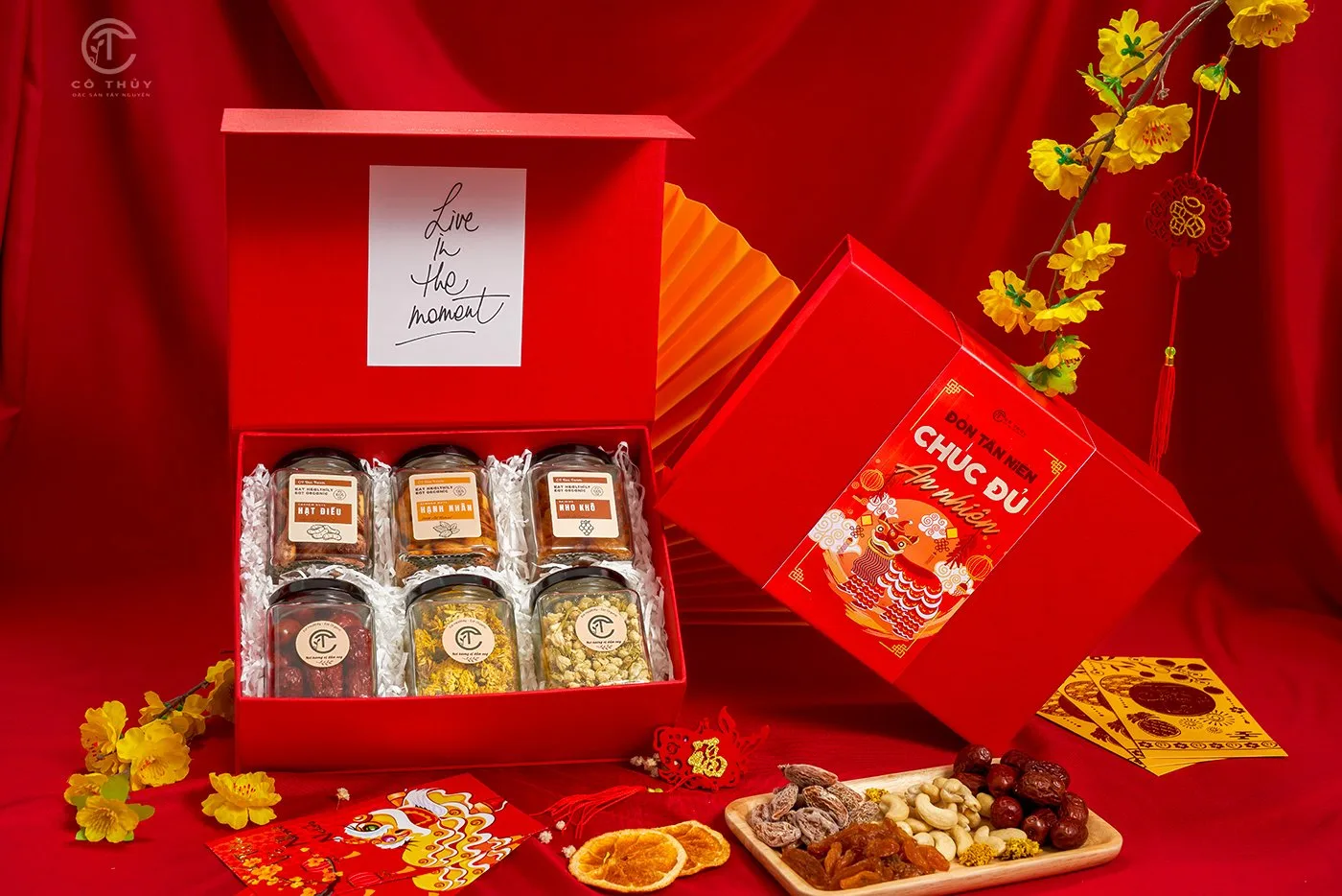 Set quà tặng tết (Các loại hạt và trà thảo mộc) CTG329 