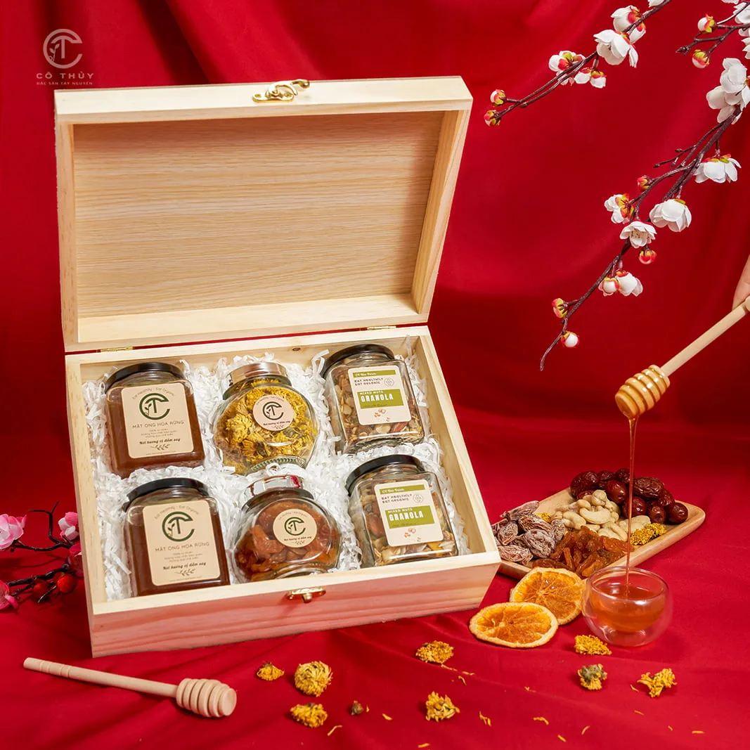 Set quà tặng cao cấp cho bạn gái với hộp gỗ CT Bee