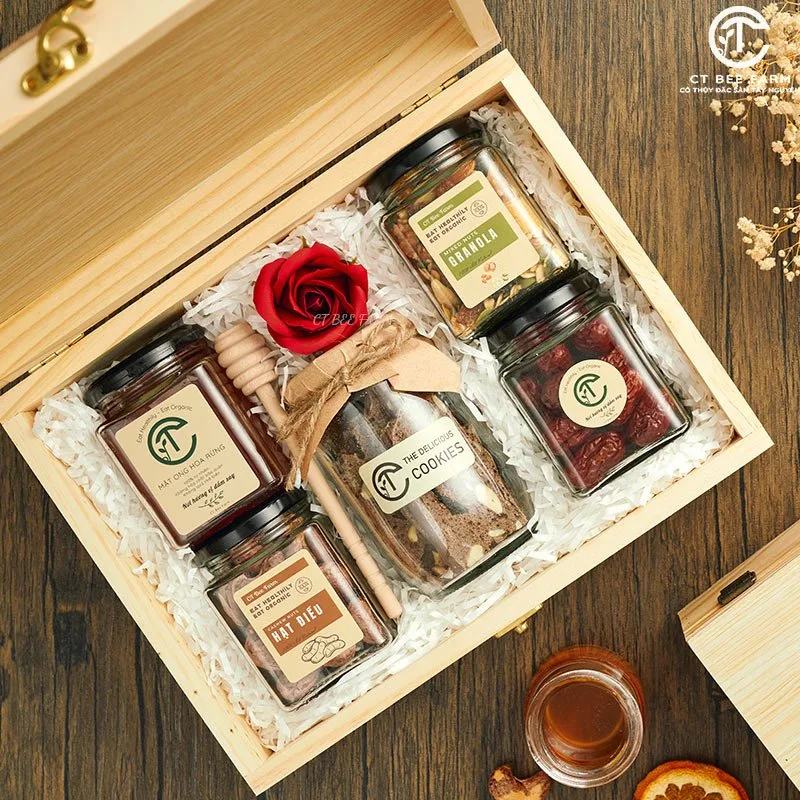 Set quà tặng bạn gái - bánh quy biscotti, mật ong và hạt