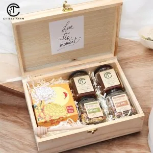 Set quà trung thu CTG378 hộp gỗ (Mix hạt & mật ong hoa rừng)