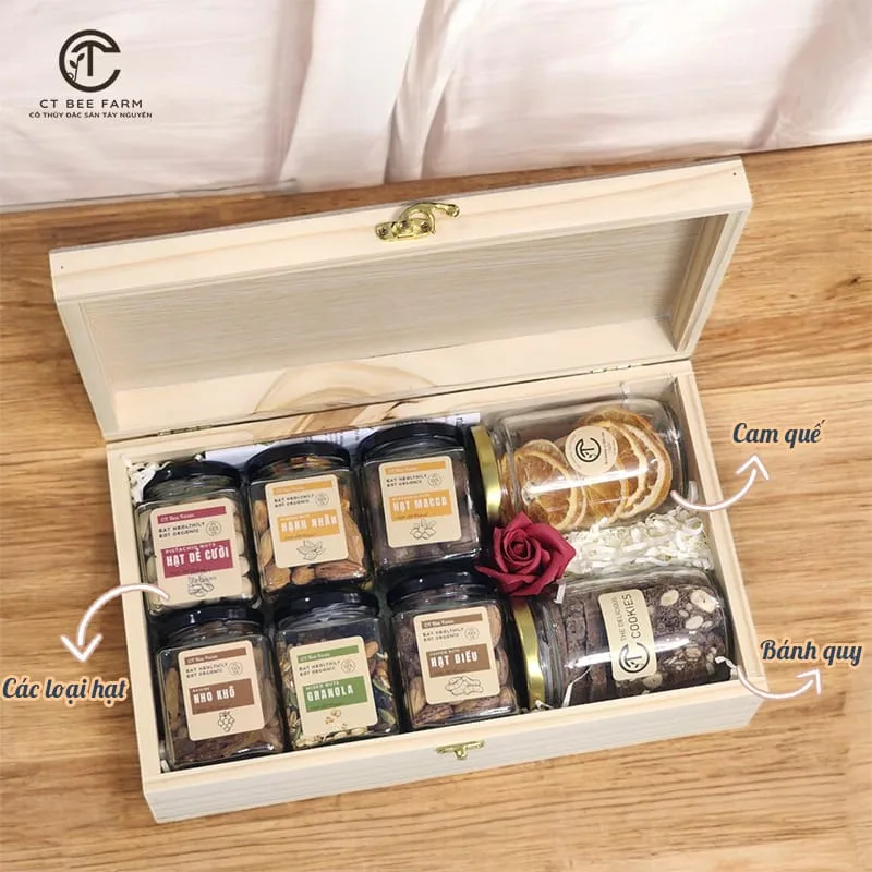 Hộp Quà Bổ Dưỡng - Hạt Dinh Dưỡng & Hoa Quả Sấy Tự Nhiên Hộp Quà Bổ Dưỡng - Hạt Dinh Dưỡng & Hoa Quả Sấy Tự Nhiên