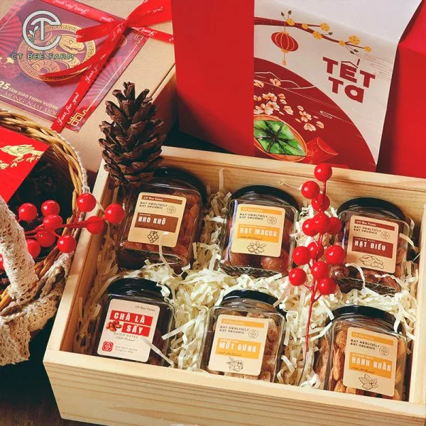 SET QUÀ HẠT DINH DƯỠNG VÀ TRÁI CÂY SẤY CTG409 TỪ CT BEE PHÙ HỢP LÀM QUÀ TẶNG TẾT, SINH NHẬT, NGƯỜI NƯỚC NGOÀI, ĐỐI TÁC...